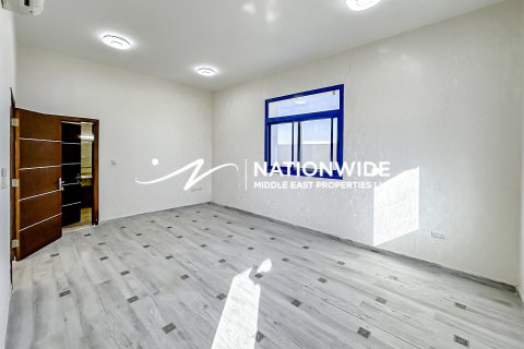 Vila u gradu Abu Dhabi, UAE 5 spavaće sobe, 1058 m2 Br. 678597 - Slika 7