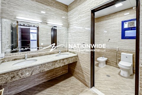 Vila u gradu Abu Dhabi, UAE 5 spavaće sobe, 1058 m2 Br. 678597 - Slika 14
