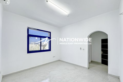 Vila u gradu Abu Dhabi, UAE 5 spavaće sobe, 1058 m2 Br. 678597 - Slika 8