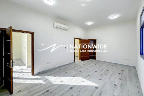 Vila u gradu Abu Dhabi, UAE 5 spavaće sobe, 1058 m2 Br. 678597 - Slika 11