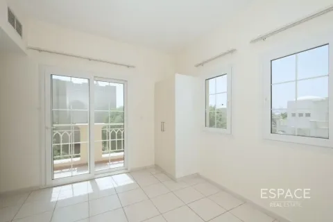 Villa para arrendamento em The Springs, Dubai, EAU 2 quartos, 167 m2 № 738413 - foto 6