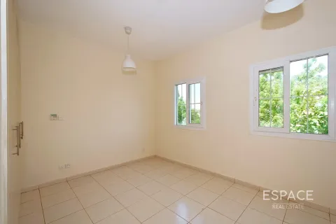 Villa para arrendamento em The Springs, Dubai, EAU 2 quartos, 167 m2 № 738413 - foto 12