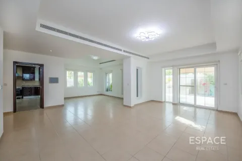 וילה להשכרה ב Arabian Ranches, Dubai, איחוד האמירויות  4 חדרי שינה, 361 מ"ר, מספר 738410 - תמונה 4