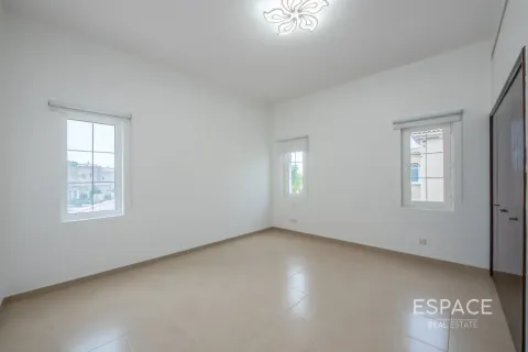 וילה להשכרה ב Arabian Ranches, Dubai, איחוד האמירויות  4 חדרי שינה, 361 מ"ר, מספר 738410 - תמונה 11