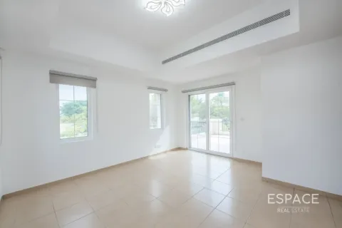 וילה להשכרה ב Arabian Ranches, Dubai, איחוד האמירויות  4 חדרי שינה, 361 מ"ר, מספר 738410 - תמונה 13