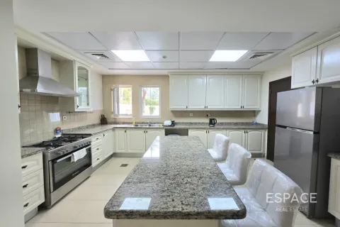 וילה להשכרה ב Arabian Ranches, Dubai, איחוד האמירויות  4 חדרי שינה, 361 מ"ר, מספר 738410 - תמונה 7