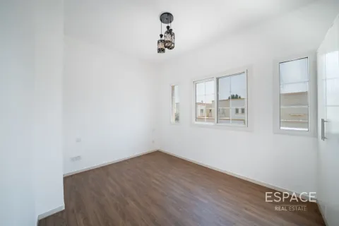 Villa til salg i The Springs, Dubai, UAE 2 soveværelser, 153 kvm № 737762 - foto 16