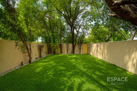 Villa til salg i The Springs, Dubai, UAE 2 soveværelser, 153 kvm № 737762 - foto 11