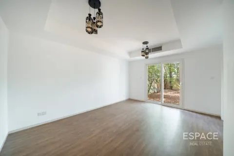 Villa til salg i The Springs, Dubai, UAE 2 soveværelser, 153 kvm № 737762 - foto 3