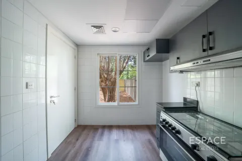 Villa til salg i The Springs, Dubai, UAE 2 soveværelser, 153 kvm № 737762 - foto 7