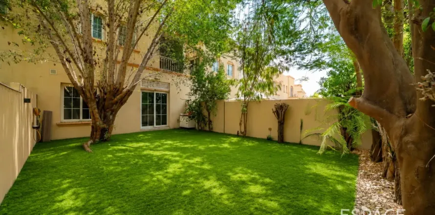 Villa i The Springs, Dubai, UAE 2 soveværelser, 153 kvm № 737762