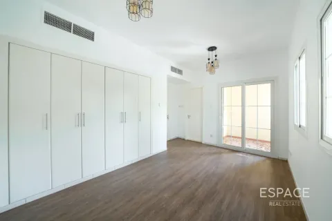 Villa til salg i The Springs, Dubai, UAE 2 soveværelser, 153 kvm № 737762 - foto 13