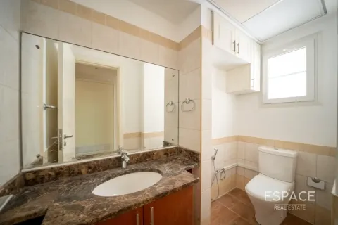 Villa til salg i The Springs, Dubai, UAE 2 soveværelser, 153 kvm № 737762 - foto 9