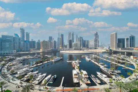 Twee-onder-een-kapwoning in Business Bay, Dubai, VAE 4 slaapkamers, 735 vr.m. nr 737763
