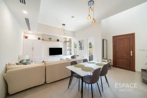 Villa sa Dubai Land, UAE 2 silid-tulugan, 172 sq.m. № 737759 - larawan 2