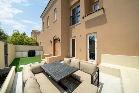 Vilë në Dubai Land, Emiratet e Bashkuara Arabe 2 dhoma gjumi, 172 m2. № 737759