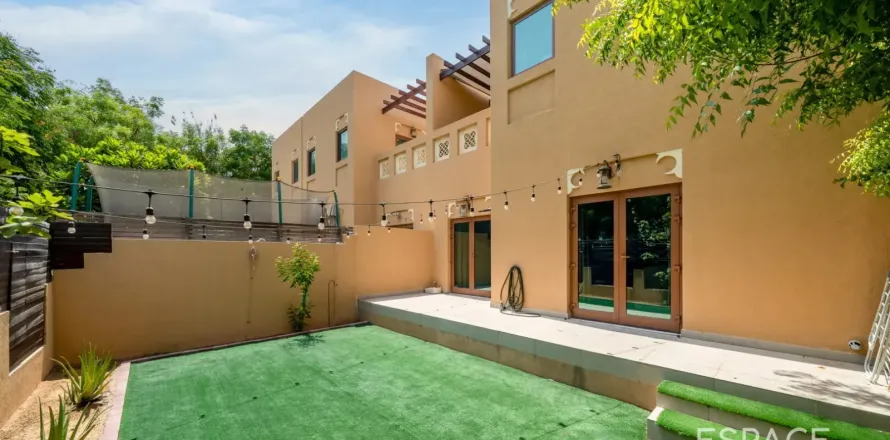 Ridamaja asukohaga Al Furjan, Dubai, AÜE: 3 magamistoaga, 262 m² Nr 737764