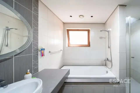Müüa ridamaja asukohaga Al Furjan, Dubai, AÜE: 3 magamistoaga, 262 m² Nr 737764 - pilt 11