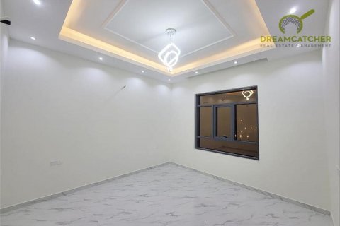 Müüa villa asukohaga Al Yasmeen, Ajman, AÜE: 5 magamistoaga, 325.2 m² Nr 512499 - pilt 11