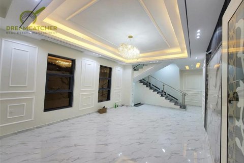 Müüa villa asukohaga Al Yasmeen, Ajman, AÜE: 5 magamistoaga, 325.2 m² Nr 512499 - pilt 8