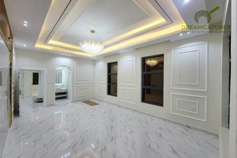 Müüa villa asukohaga Al Yasmeen, Ajman, AÜE: 5 magamistoaga, 325.2 m² Nr 512499 - pilt 6