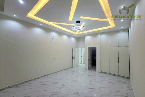 Müüa villa asukohaga Al Yasmeen, Ajman, AÜE: 5 magamistoaga, 325.2 m² Nr 512499 - pilt 10