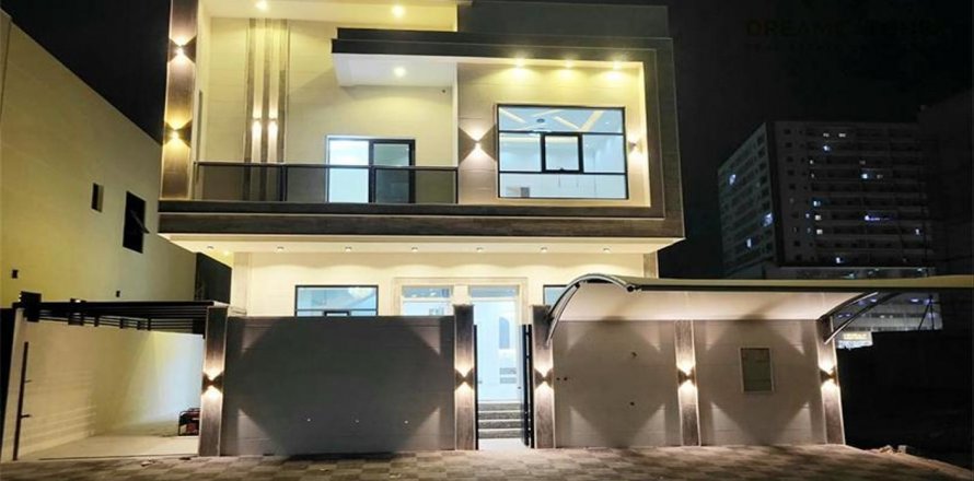 Villa asukohaga Al Yasmeen, Ajman, AÜE: 5 magamistoaga, 325.2 m² Nr 512499