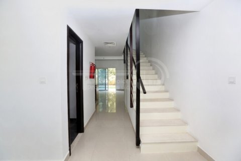 Vila u Al Reef, Abu Dhabi, UAE 2 spavaćih soba, 170.2 m2 Br. 731418 - fotografija 13