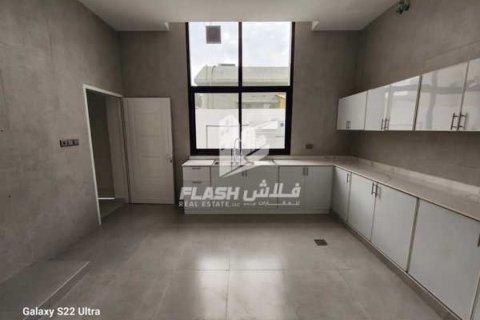 Villa in vendita a Khuzam, Ras Al Khaimah, EAU 4 camere da letto, 636 mq. № 734618 - foto 3