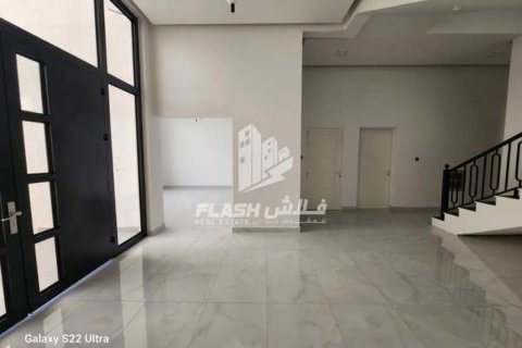 Villa in vendita a Khuzam, Ras Al Khaimah, EAU 4 camere da letto, 636 mq. № 734618 - foto 11
