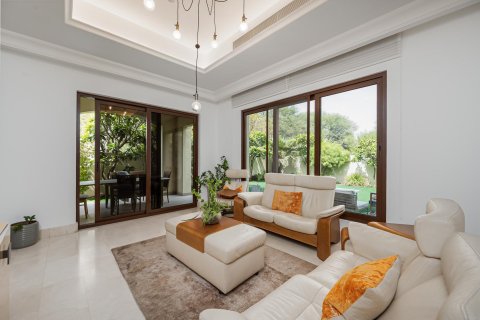Villa til leje i Arabian Ranches, Dubai, UAE 4 soveværelser, 488.28 kvm № 764385 - foto 8