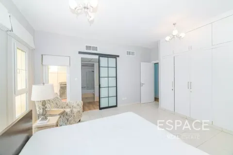 Villa The Springs, Dubaijā, AAE 3 istabas, 228 m2 Nr. 738366 - attēls 13