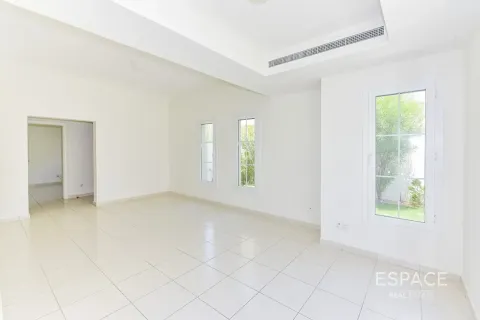 טאונהאוס להשכרה ב The Springs, Dubai, איחוד האמירויות  3 חדרי שינה, 209 מ"ר, מספר 738363 - תמונה 5