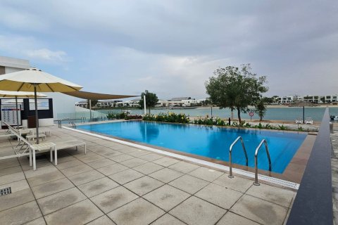 Rijtjeshuis te koop in Ras Al Khaimah, VAE 2 slaapkamers, 235 vr.m., nr 734565 - foto 4