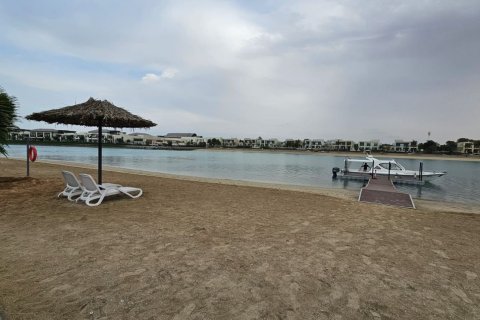 Rijtjeshuis te koop in Ras Al Khaimah, VAE 2 slaapkamers, 235 vr.m., nr 734565 - foto 14