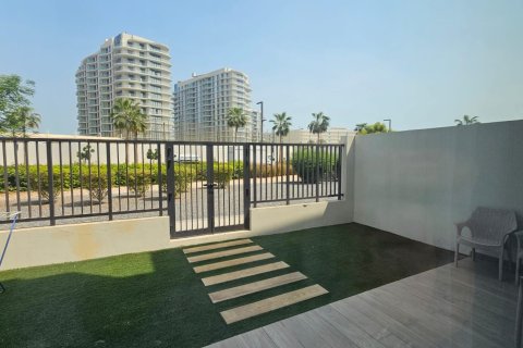 Rijtjeshuis te koop in Ras Al Khaimah, VAE 2 slaapkamers, 235 vr.m., nr 734565 - foto 5