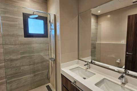 Rijtjeshuis te koop in Ras Al Khaimah, VAE 2 slaapkamers, 235 vr.m., nr 734565 - foto 9