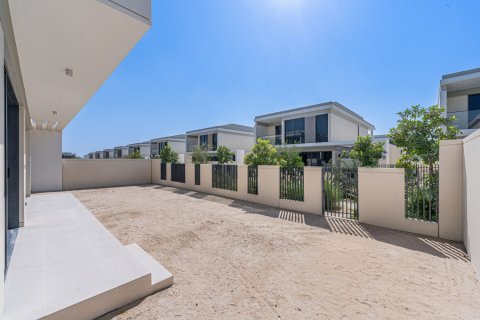 Villa in Tilal Al Ghaf, Dubai, UAE 4 bedrooms, 432 sq.m. № 680270 - photo 15