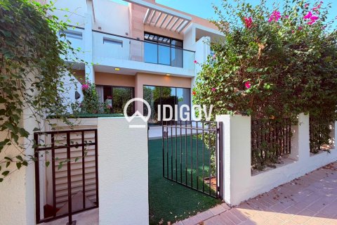 Maison de ville à louer à Dubai, EAU 3 chambres, 154.22 m2 № 735686 - photo 4