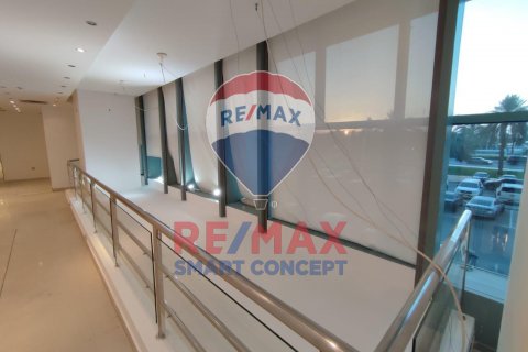 Ured u gradu Al Khalidiya, Abu Dhabi, UAE 320 m2 Br. 515228 - Slika 6