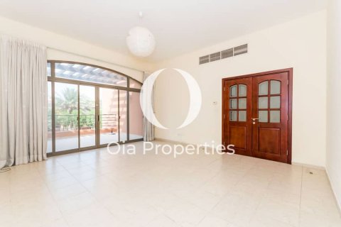 Villa para venda em Abu Dhabi, EAU 5 quartos, 528 m2 № 644604 - foto 4