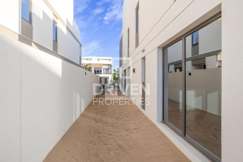 Villa in Tilal Al Ghaf, Dubai, UAE 4 bedrooms, 220.37 sq.m. № 757056 - photo 13