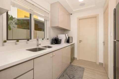 Villa til salg i Dubai, UAE 6 soveværelser, 354.66 kvm № 727014 - foto 15