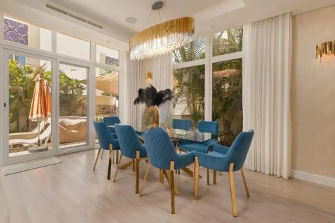 Villa til salg i Dubai, UAE 6 soveværelser, 354.66 kvm № 727014 - foto 5