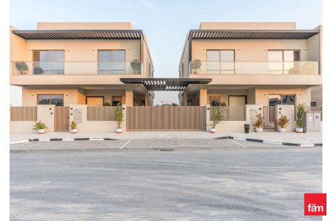 Вилла Al Furjan, Дубай, БАӘ-да 4 жатын бөлмелер, 600 м² № 698856