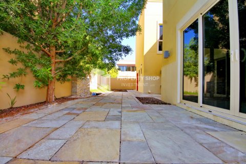 Villa te koop in Al Raha Gardens, Abu Dhabi, VAE 4 slaapkamers, 291 vr.m., nr 717139 - foto 3