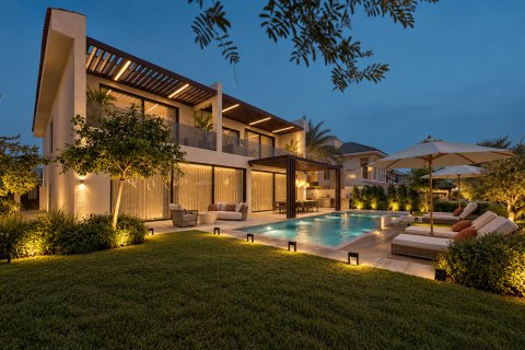 Villa a Jumeirah Golf Estates, Dubai, EAU 5 camere da letto, 757.68 mq. № 762744
