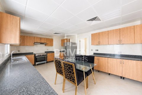 Villa zum Verkauf in Falcon City of Wonders, Dubai, VAE 5 Schlafzimmer, 540.14 m2 Nr. 762400 - Foto 3