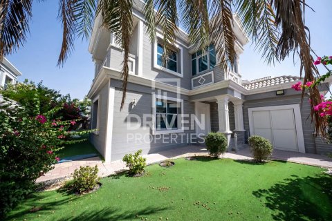 Villa in Falcon City of Wonders, Dubai, VAE: 5 Schlafzimmer, 540.14 m2 Nr. 762400