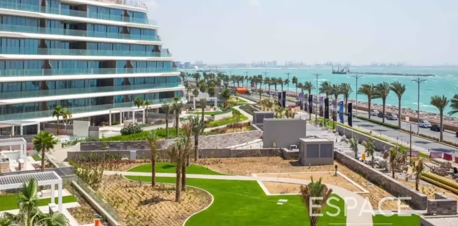 Apartamento em Palm Jumeirah, Dubai, EAU 4 quartos, 697 m2 № 738085